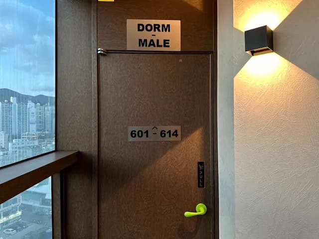 Nomad Live Hostel-男性專用宿舍房-15