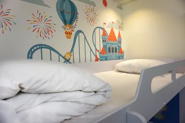 太麻里曙光渡假酒店｜限時優惠69折｜兒童遊樂場-【獨家專案】曙光樂園房（一大床＋上下舖造型兒童床）-4