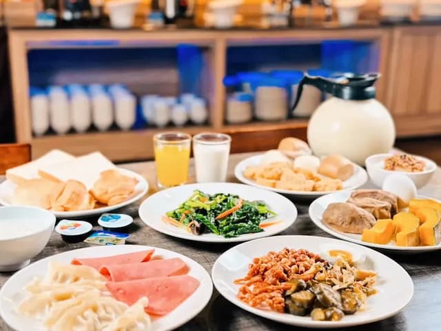 太麻里曙光渡假酒店｜限時優惠69折｜兒童遊樂場-【獨家專案】恐龍主題房（二大床＋一賽車床）-6