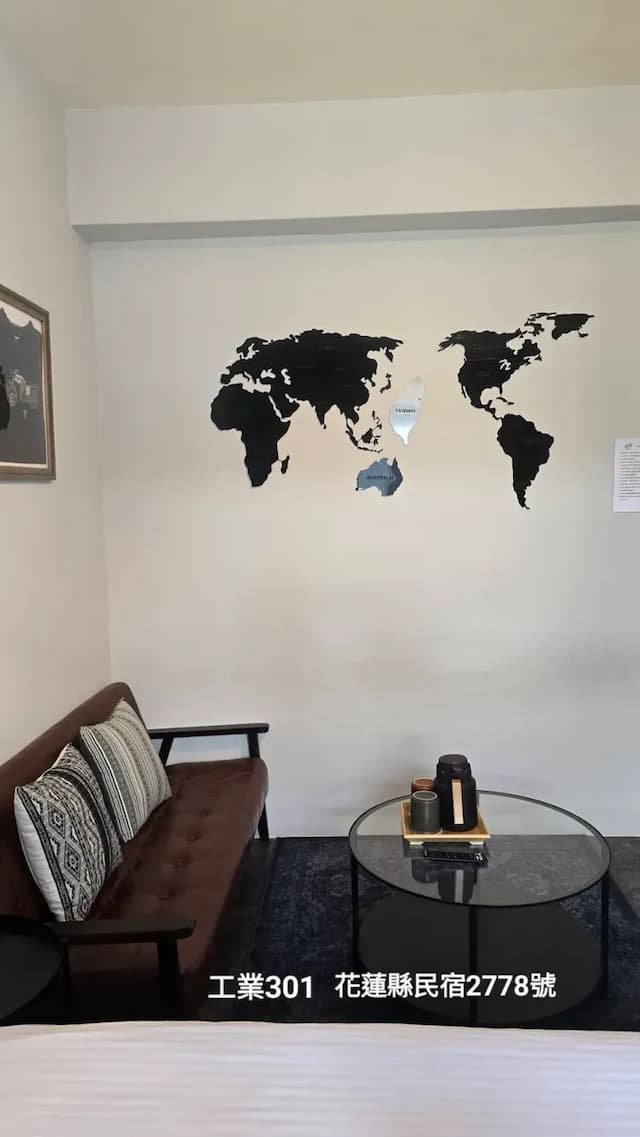 牆面世界地圖裝飾