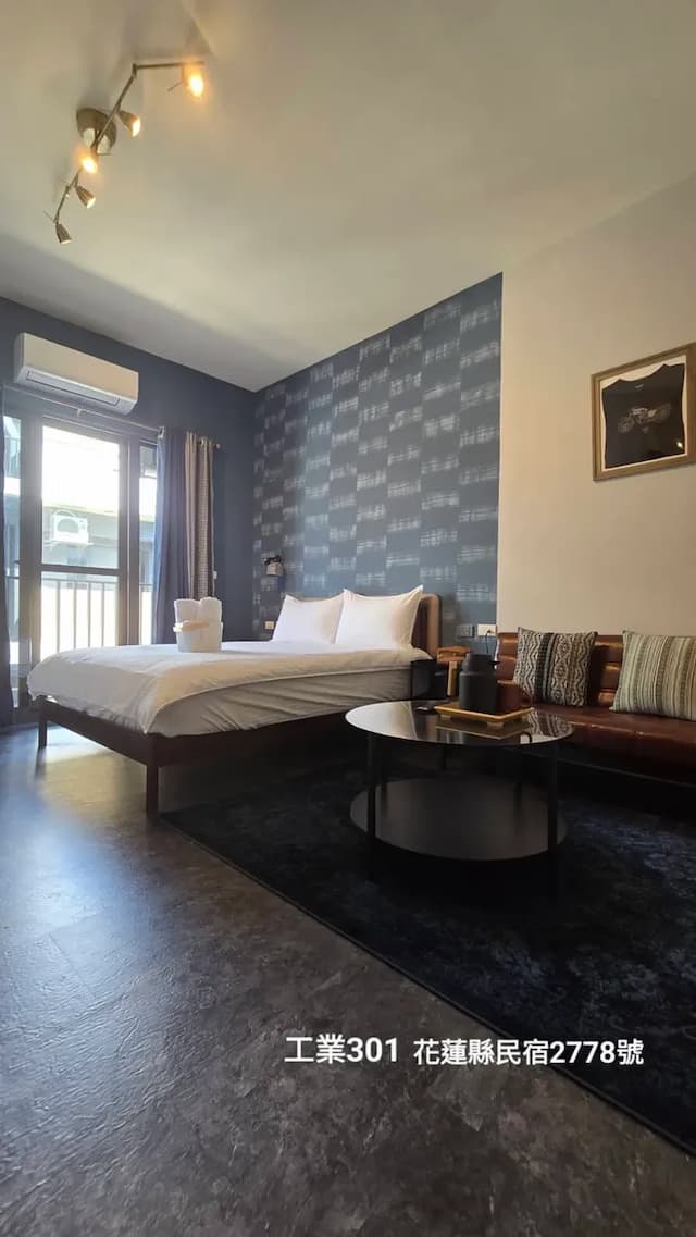 溫馨工業風雙人房