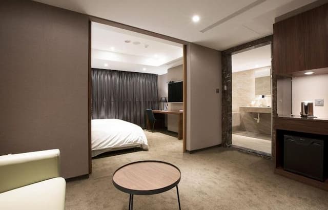 Noble Hotel-Deluxe double room-4