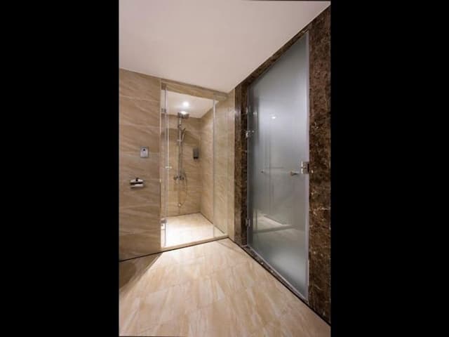 Noble Hotel-Deluxe double room-9