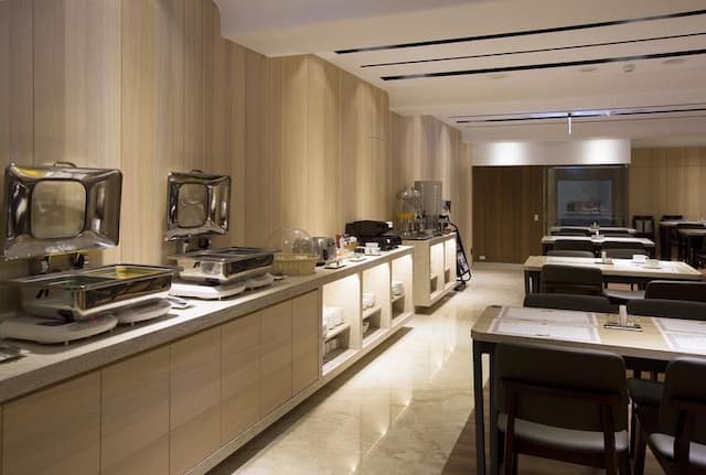 Noble Hotel-Basic triple room-5