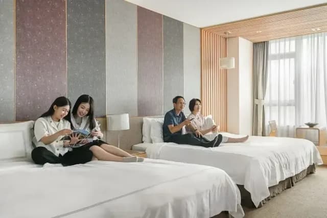 Evergreen Resort Hotel (Jiaosi)-2026 Superior Family Room｜Room Only-1