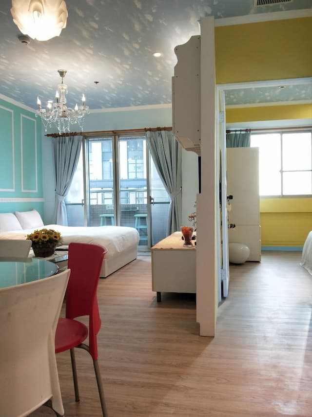 Moten Bay Hotel-Deluxe Family Six Room-1