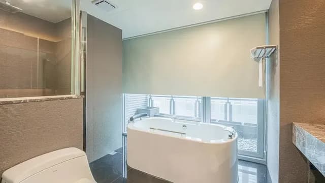 CHECK inn SELECT Taichung Dadun-Classic Quadruple Room-room only-7