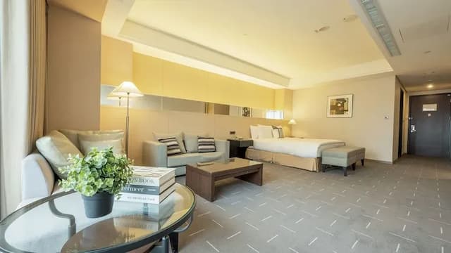 CHECK inn SELECT Taichung Dadun-Deluxe Double Suite-room only-6