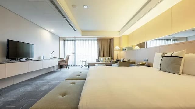 CHECK inn SELECT Taichung Dadun-Deluxe Double Suite-room only-2