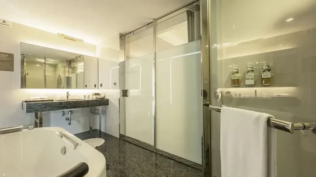 CHECK inn SELECT Taichung Dadun-Superior Quadruple Suite-room only-8