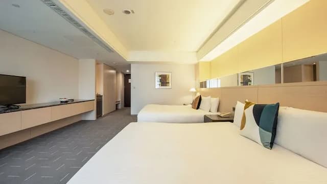 CHECK inn SELECT Taichung Dadun-Deluxe Quadruple Suite-room only-3