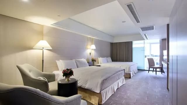 CHECK inn SELECT Taichung Dadun-Deluxe Family Suite-room only-1