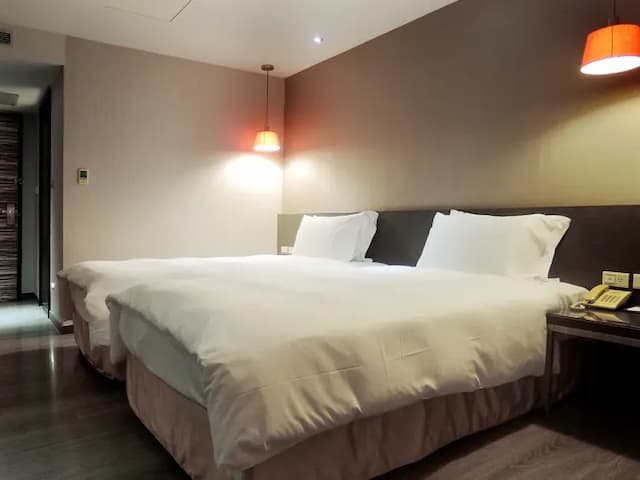 雀客藏居花蓮林森-經典雙床客房-2