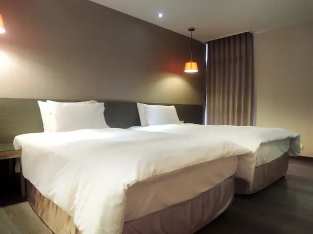 雀客藏居花蓮林森-經典雙床客房-1