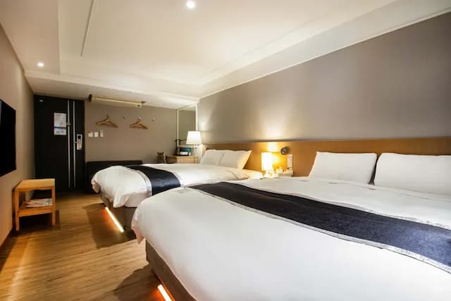 尚印旅店Stay Inn (緊鄰雙連捷運3分鐘)-經典四人房-4