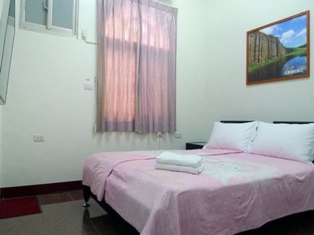 初心輕旅民宿 | 12人可澎湖包棟 | 露台賞日出&夕陽｜機場接送-雙人套房-1