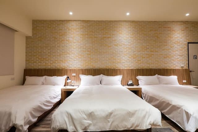 觅净拾光轻旅民宿-101 六人套房-1