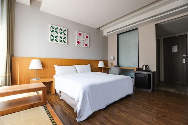 Roots Chew Hotel-Superior Double Room-1