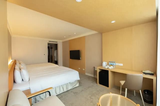 台南大飯店｜贈送小點心-高級家庭房（2大床）-含早餐-2