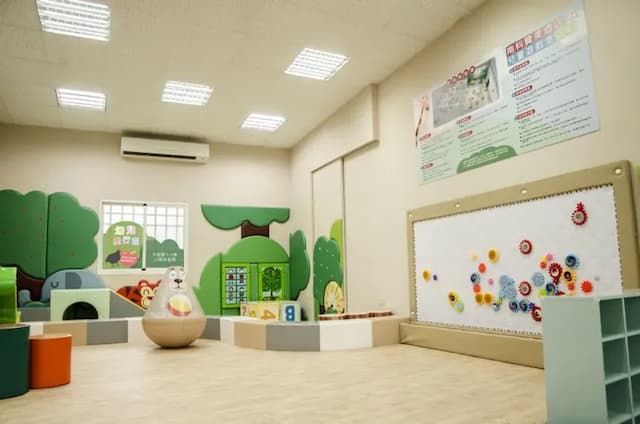 南科贊美酒店｜親子友善-精緻雙人房(兩小床)-8