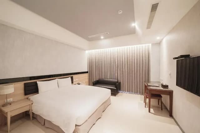 南科贊美酒店｜親子友善-豪華雙人房(一大床)-2