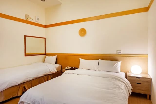 新月塢溫泉 Mikatsuki Tani｜獨家9折起！尖石溫泉、可愛動物區-【湯屋】標準三人房(半露天風呂)-1