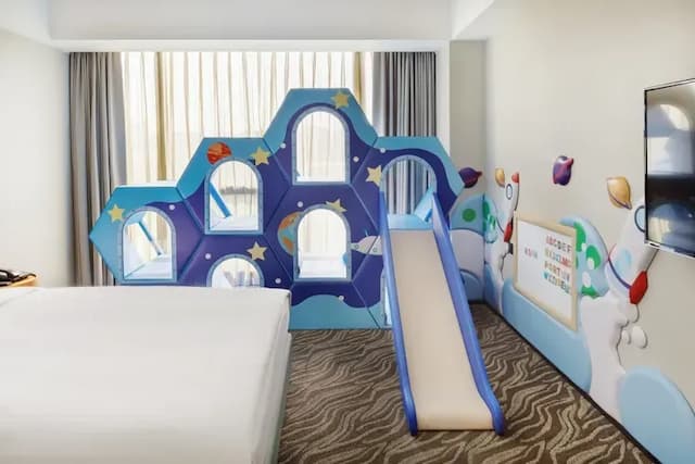 新悦花園酒店｜親子主題、寵物友善-【2026 春節專案】精緻家庭童趣房(兩大床)+溜滑梯-8