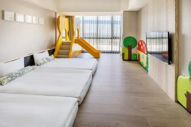 新悦花園酒店｜親子主題、寵物友善-【2026】日式童趣房B (三單床墊)+溜滑梯-5