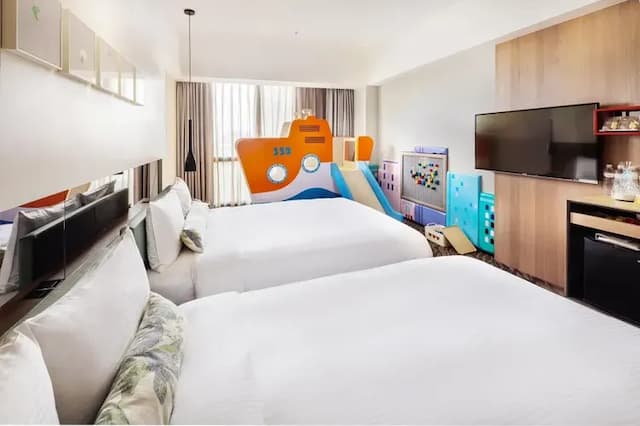 新悦花園酒店｜親子主題、寵物友善-【2026】精緻家庭童趣房(兩大床)+溜滑梯-9