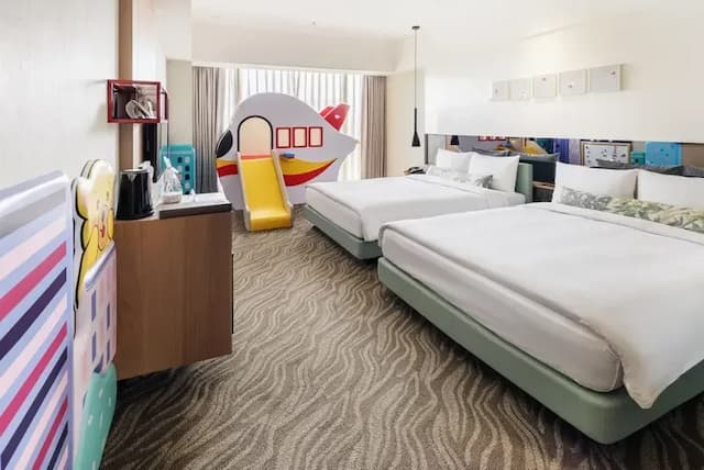 新悦花園酒店｜親子主題、寵物友善-【2026】精緻家庭童趣房(兩大床)+溜滑梯-1