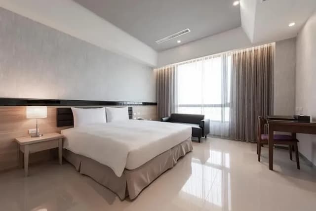 南科贊美酒店｜親子友善-【獨家專案】豪華雙人房(一大床)-7