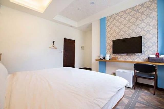Yijun Homestay-one double bed room-3