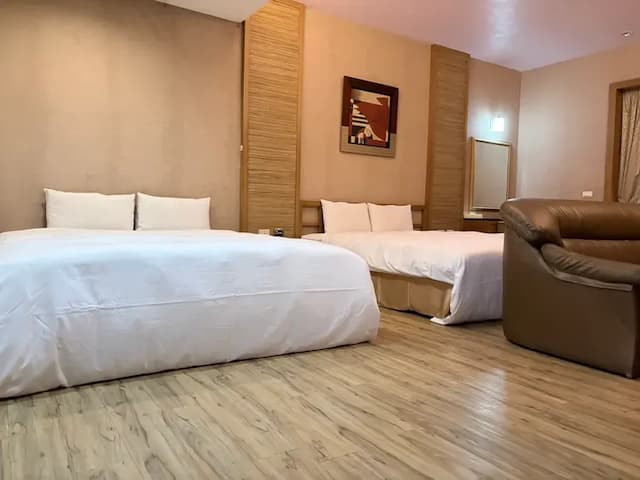 Lisa motel-Elite Quadruple Room-4