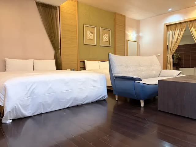 Lisa motel-Elite Quadruple Room-1