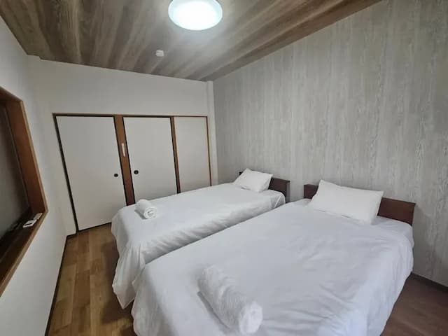 三樓後單人床*2