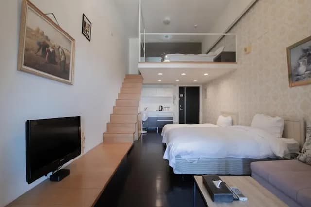 景觀樓中樓四人房