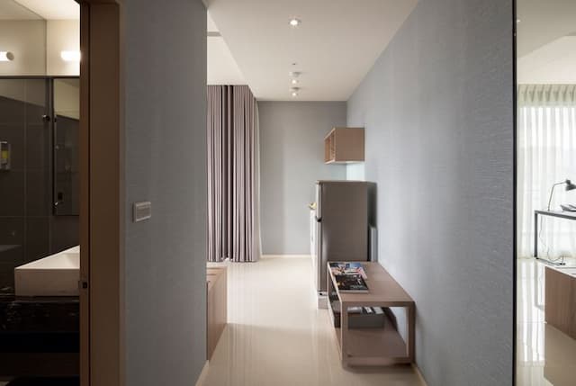 Jolley Hotel-Deluxe Room (One Big Bed)-8