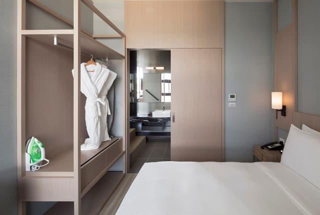 Jolley Hotel-Family Suite (one big bed and one small bed)-2