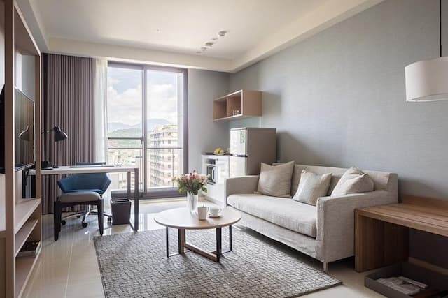 Jolley Hotel-Family Suite (one big bed and one small bed)-4