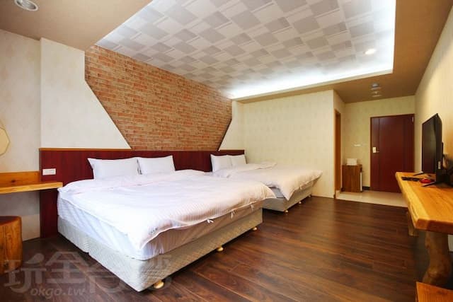 Weifeng Resort-Standard quadruple room-2