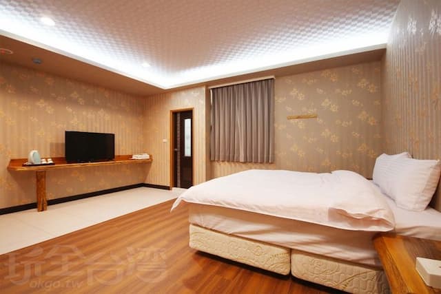 Weifeng Resort-Deluxe Double Room-3
