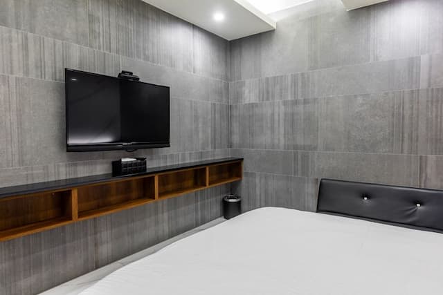 日月潭兒茶宿｜附電梯、地點便利、乾淨舒適-高級雙人房-附浴缸-無窗-303-4