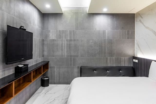 日月潭兒茶宿｜附電梯、地點便利、乾淨舒適-高級雙人房-附浴缸-無窗-303-5