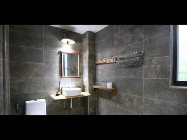 White house 35 B&B-Seaview Beachfront Family Room | Private Living Room-10