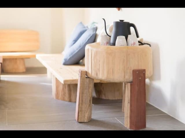 White house 35 B&B-Seaview Beachfront Family Room | Private Living Room-3