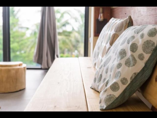 White house 35 B&B-Ocean View Quadruple With Bathtub-3