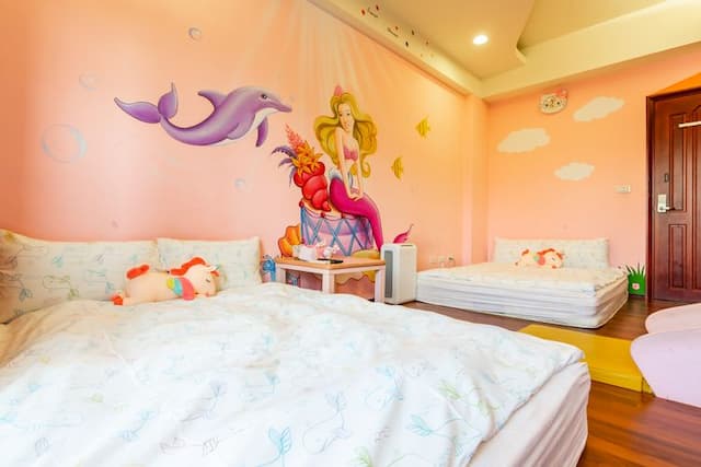 小搗蛋親子民宿 l 卡通服裝、親子遊戲區-舒適四人房-附浴缸-公主城堡-2