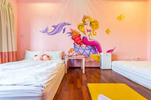 小搗蛋親子民宿 l 卡通服裝、親子遊戲區-舒適四人房-附浴缸-公主城堡-1