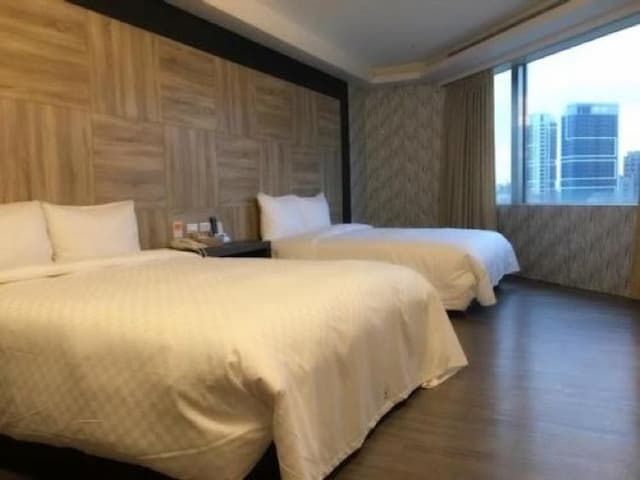 金色年代旅店-家庭四人房-1