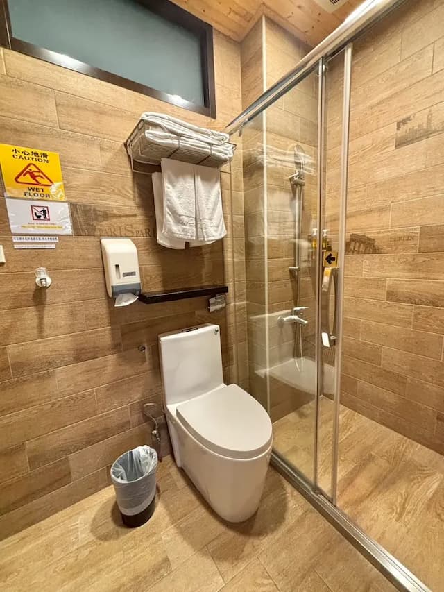 DA XI LAO CHENG,SI-JI-XING-GUAN-Deluxe Quadruple Room-9